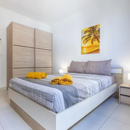 Apartment Private Terrace 3br Near Bay & Promenade By Quicktrips *