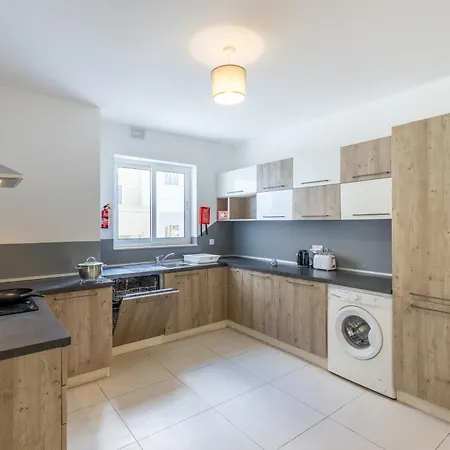 Private Terrace 3br Near Bay & Promenade By Quicktrips